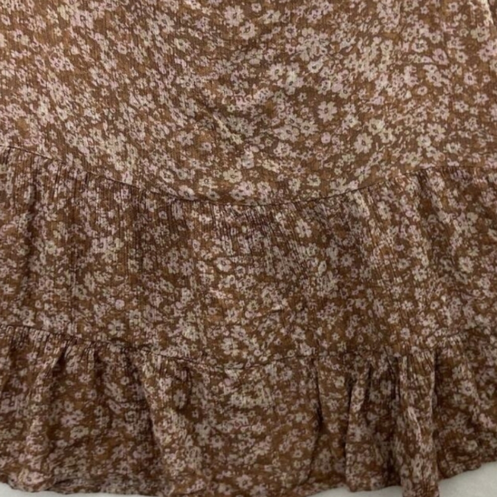 Arula Floral Smocked Babydoll Short Sleeve TOP - Picture 5 of 7